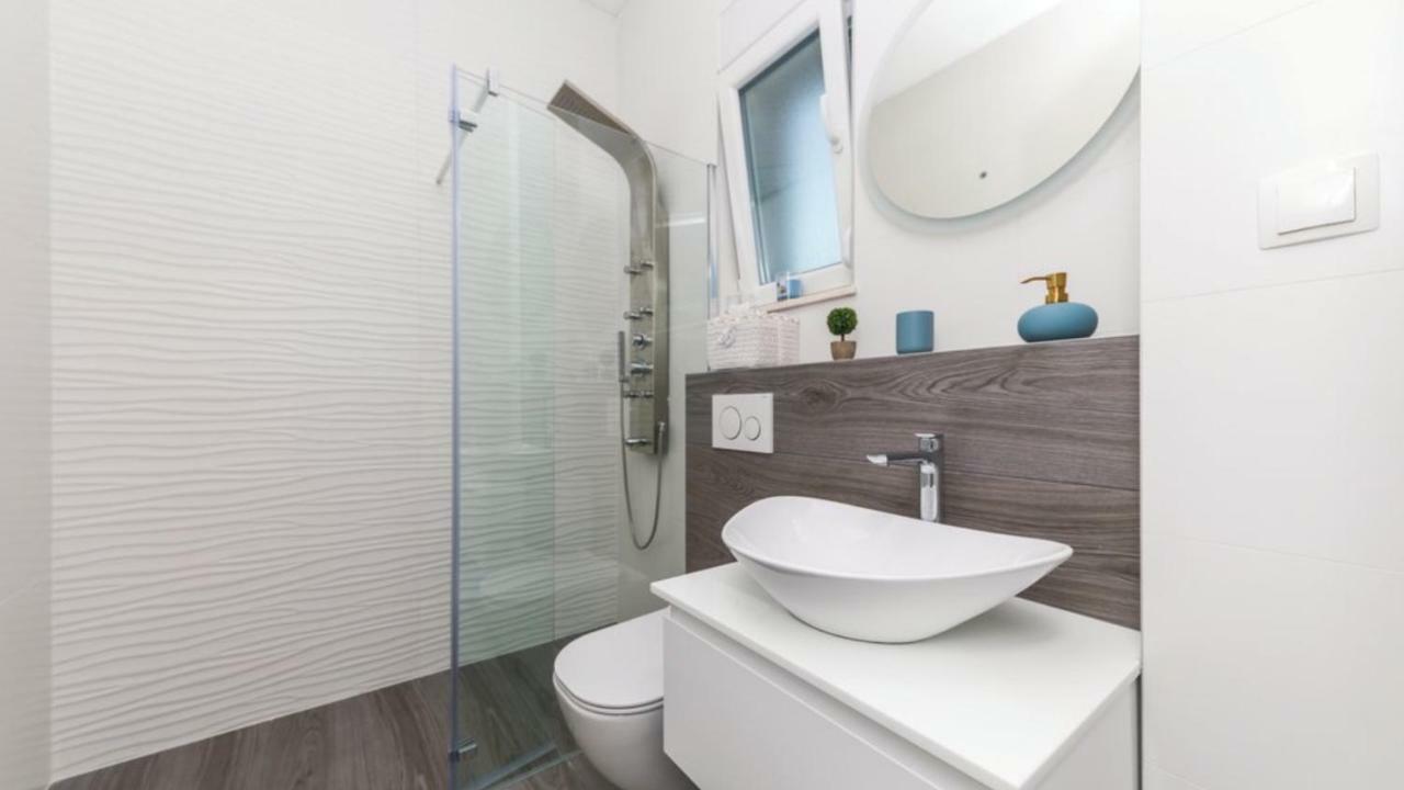 New Villa David, Wi-Fi, Iptv, 5 Bedrooms, 4 Bathrooms คาชเตลา ภายนอก รูปภาพ