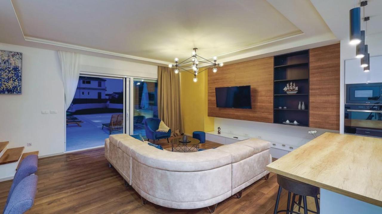 New Villa David, Wi-Fi, Iptv, 5 Bedrooms, 4 Bathrooms คาชเตลา ภายนอก รูปภาพ